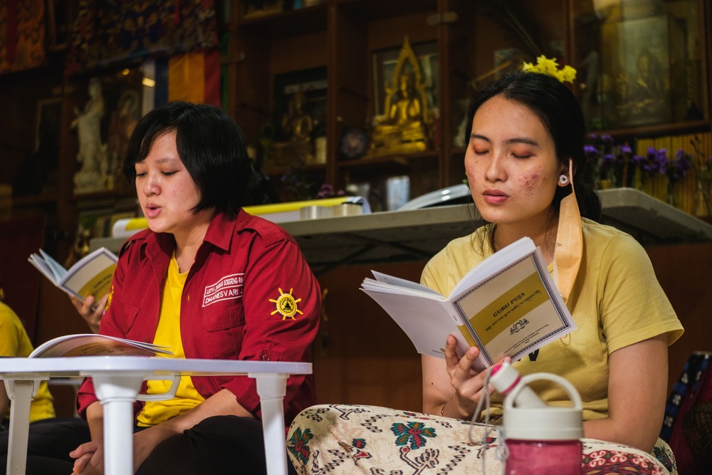 Puja sedang berlanjung